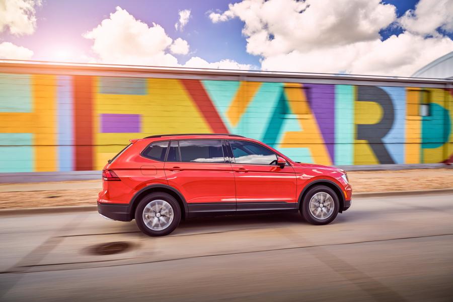  Volkswagen Tiguan S 2017 года  (NA) (фото 5 из 20)